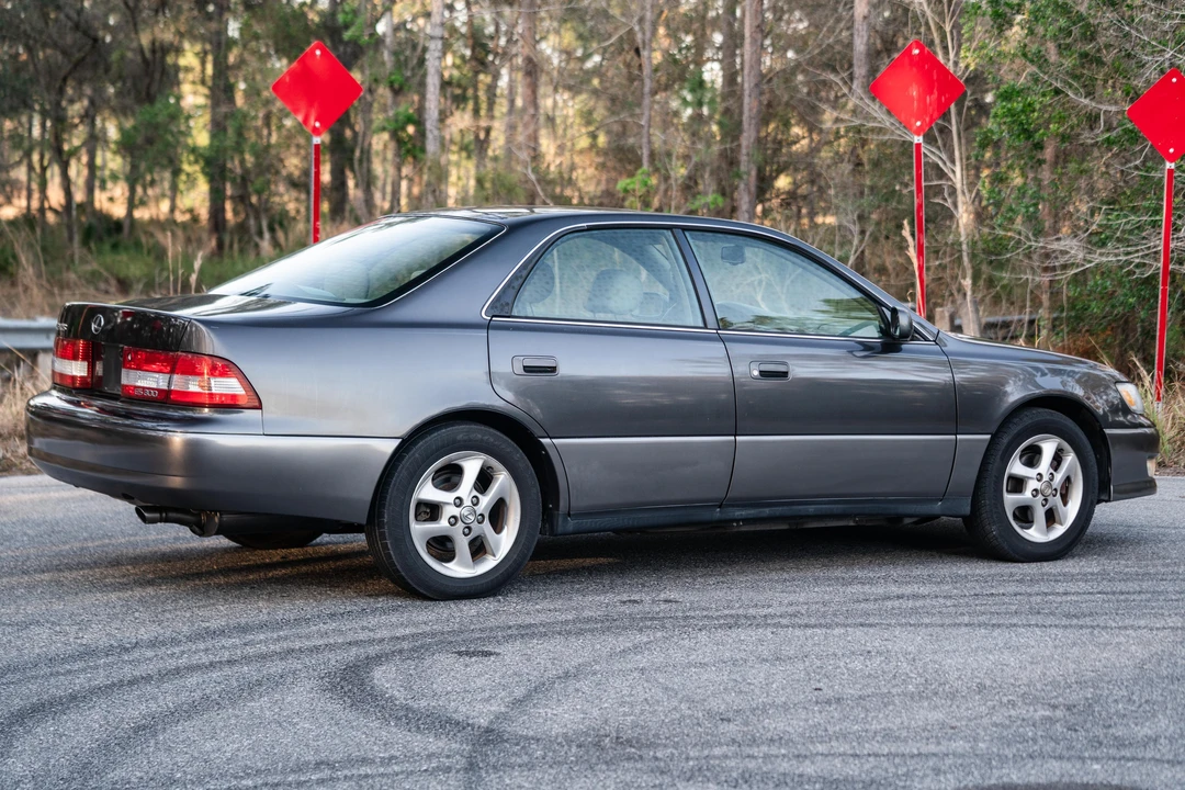 2000 Lexus ES 3rd Gen - Image 13 of 31