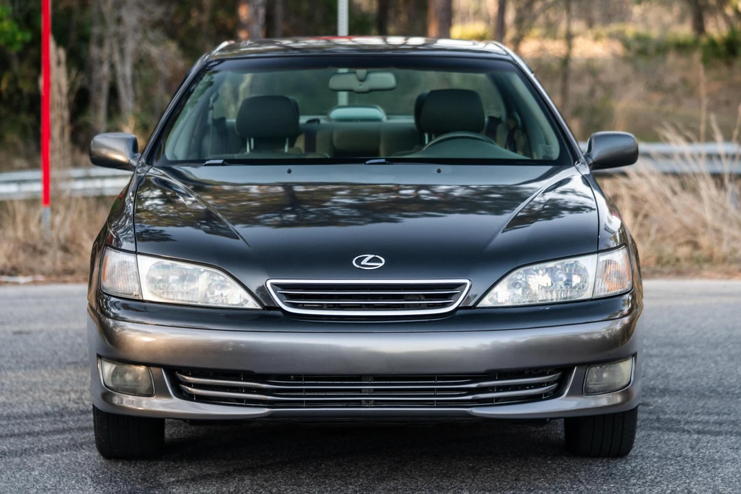 2000 Lexus ES 3rd Gen - Image 2 of 31