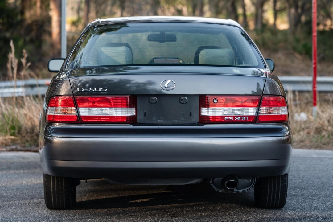 2000 Lexus ES 3rd Gen - Image 5 of 31