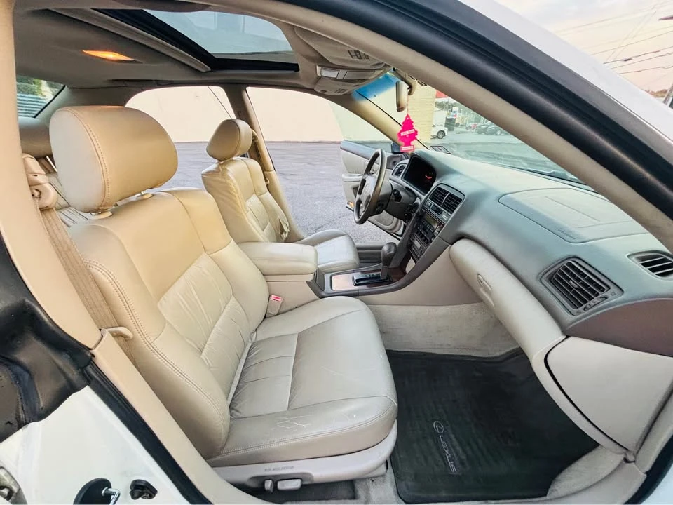 2000 Lexus ES 3rd Gen - Image 9 of 12