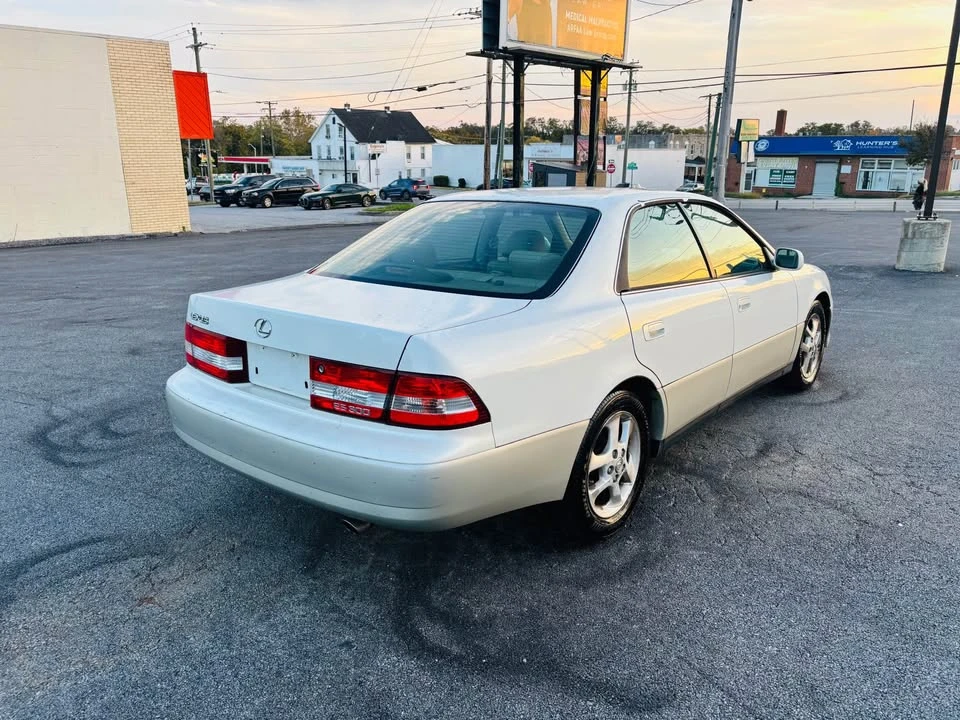 2000 Lexus ES 3rd Gen - Image 5 of 12