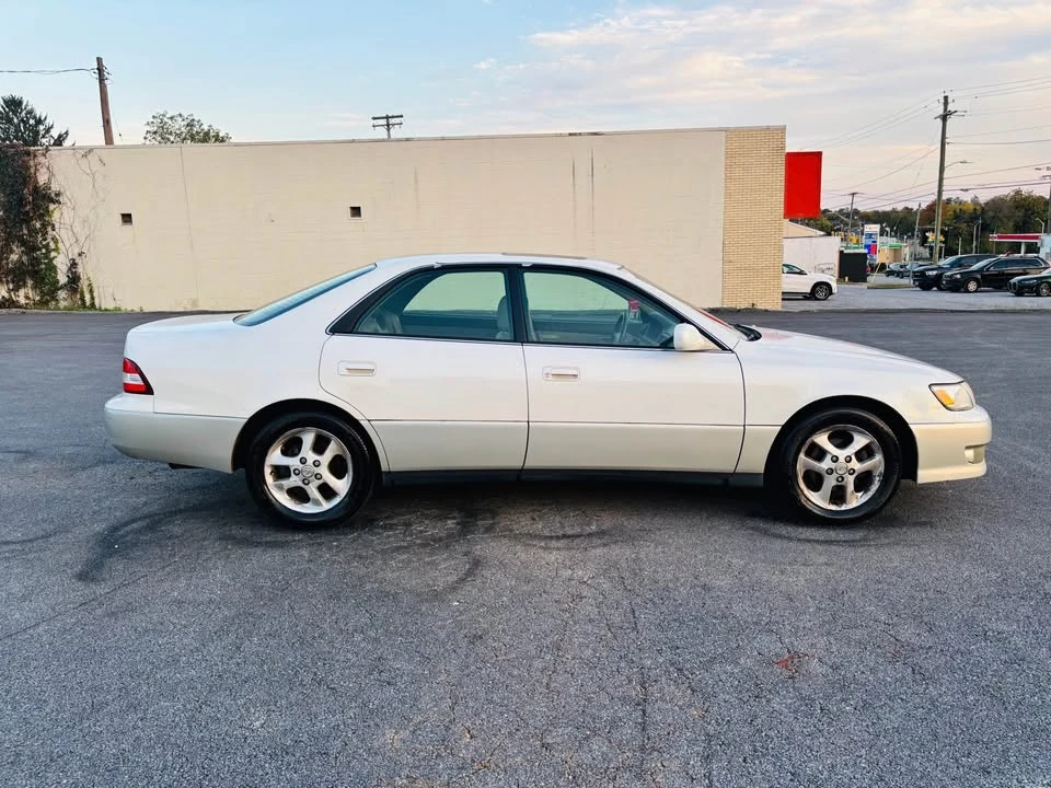 2000 Lexus ES 3rd Gen - Image 4 of 12