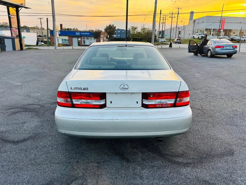 2000 Lexus ES 3rd Gen - Image 6 of 12