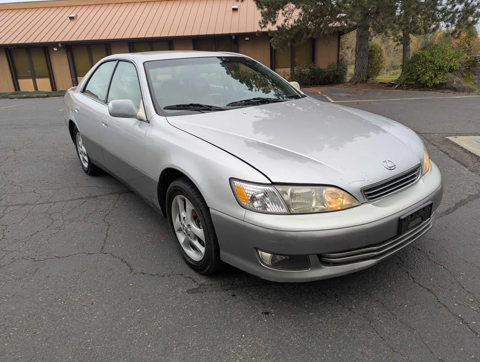 2000 Lexus ES 2nd Gen - Image 3 of 11