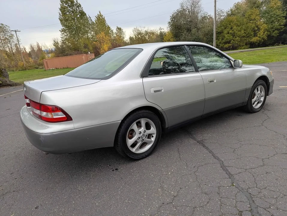 2000 Lexus ES 2nd Gen - Image 4 of 11