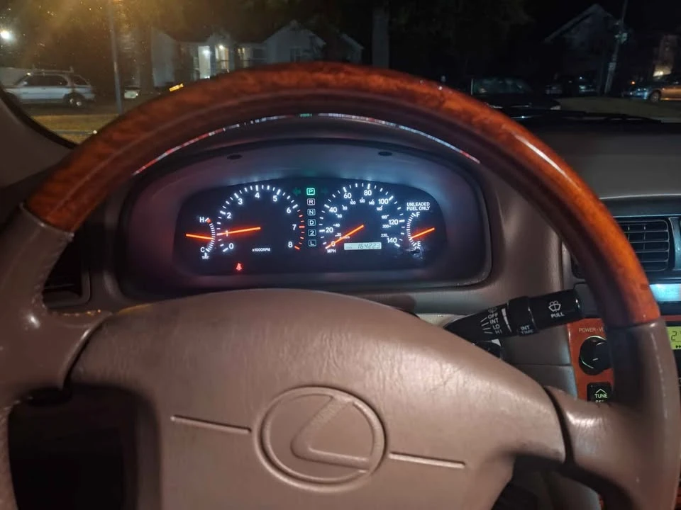 2000 Lexus ES 3rd Gen - Image 15 of 15