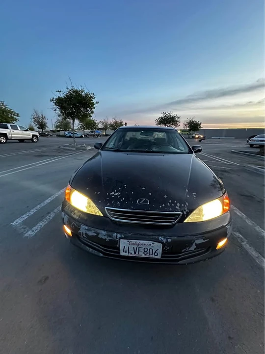 2000 Lexus ES 3rd Gen - Image 2 of 14