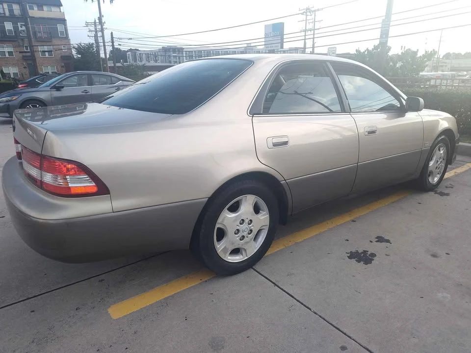 2000 Lexus ES 3rd Gen - Image 3 of 15