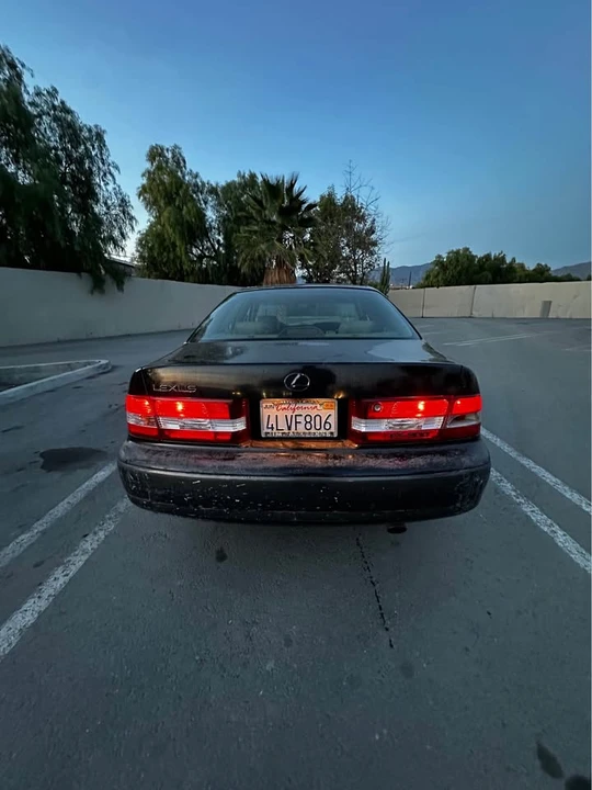 2000 Lexus ES 3rd Gen - Image 5 of 14