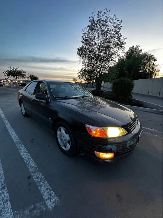 2000 Lexus ES 3rd Gen - Image 3 of 14