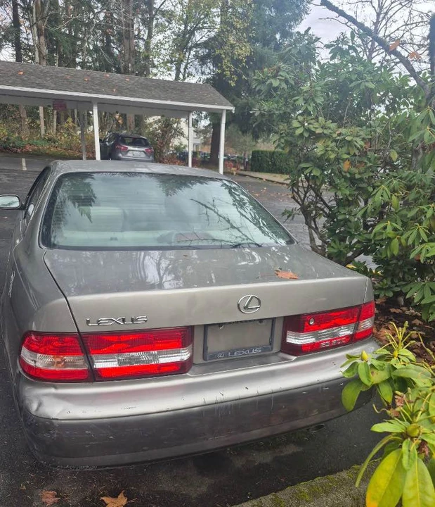 2000 Lexus ES 3rd Gen - Image 4 of 8