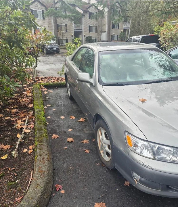2000 Lexus ES 3rd Gen - Image 3 of 8