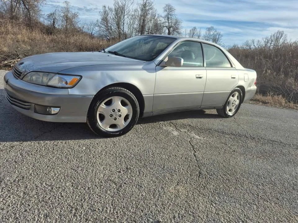 2000 Lexus ES 3rd Gen - Image 4 of 13