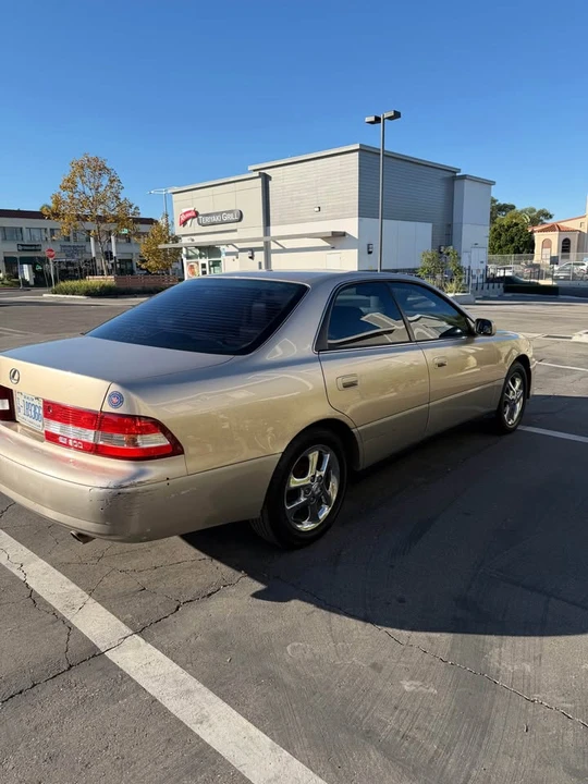 2000 Lexus ES 3rd Gen - Image 4 of 12