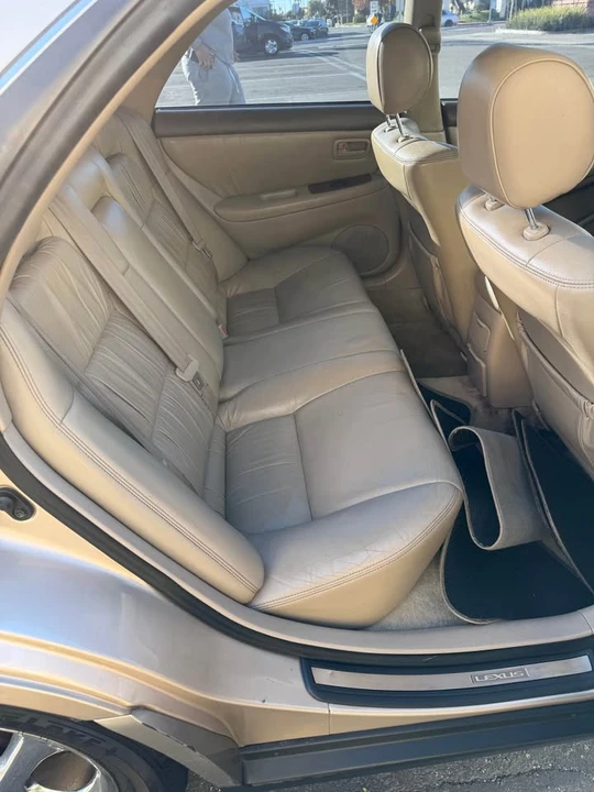 2000 Lexus ES 3rd Gen - Image 9 of 12