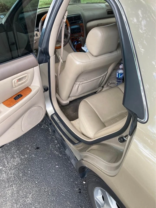 2000 Lexus ES 2nd Gen - Image 3 of 10