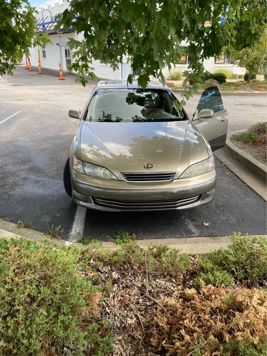 2000 Lexus ES 2nd Gen - Image 5 of 10