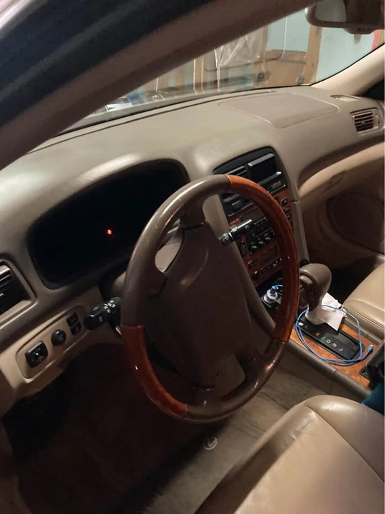 2000 Lexus ES 2nd Gen - Image 2 of 10