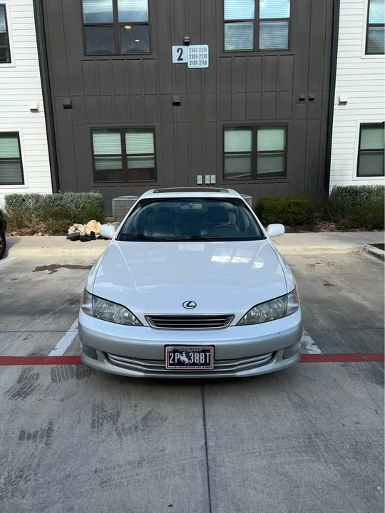 2000 Lexus ES 2nd Gen - Image 4 of 10
