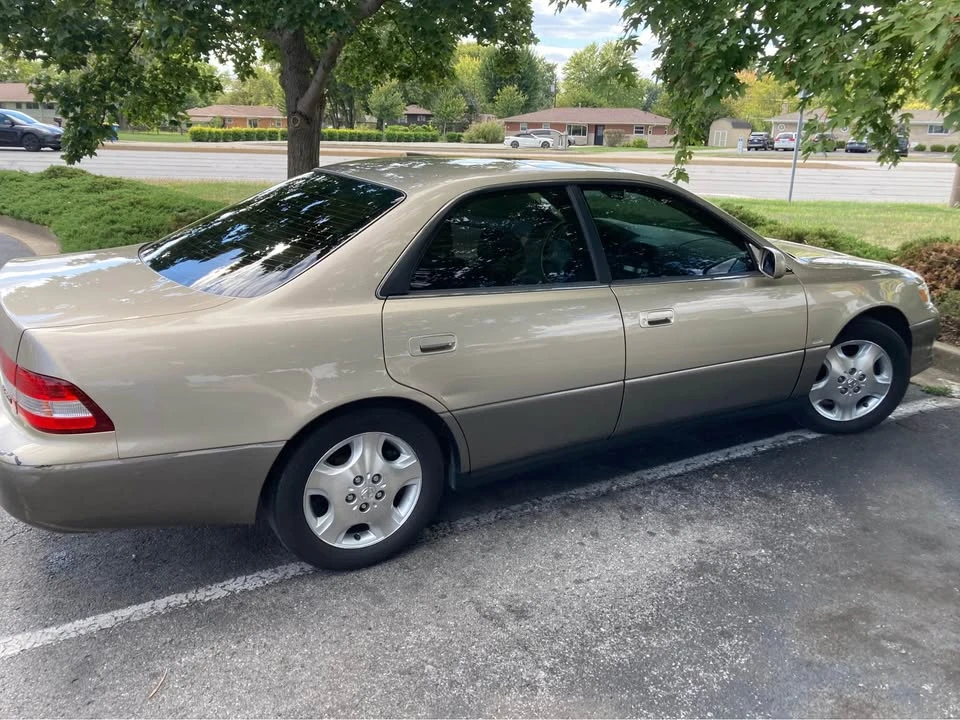 2000 Lexus ES 2nd Gen - Image 6 of 10