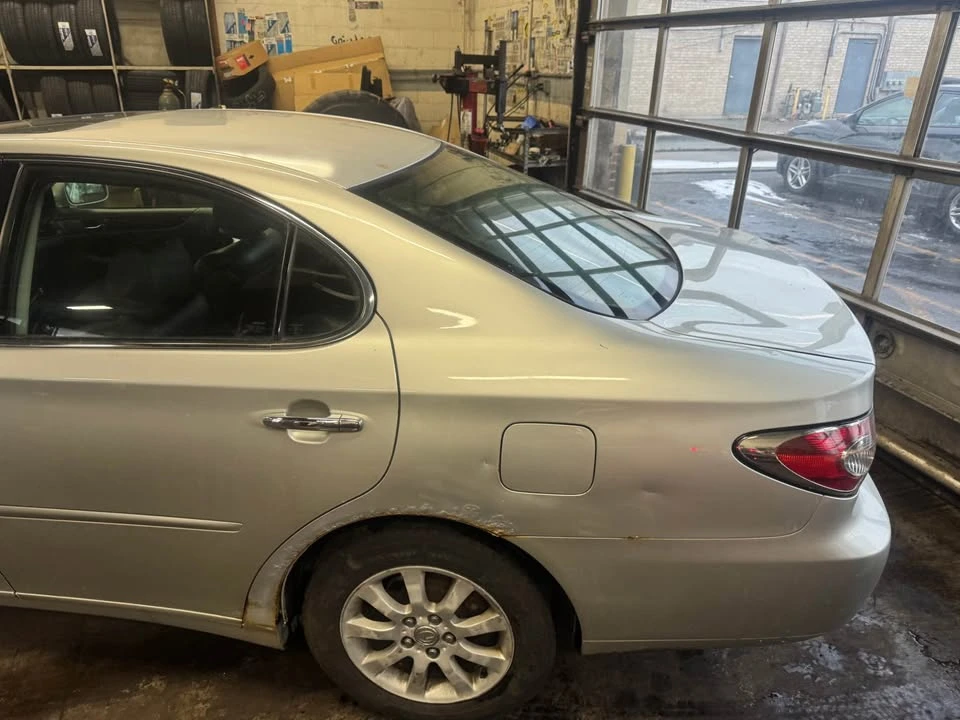 2000 Lexus ES 2nd Gen - Image 4 of 9