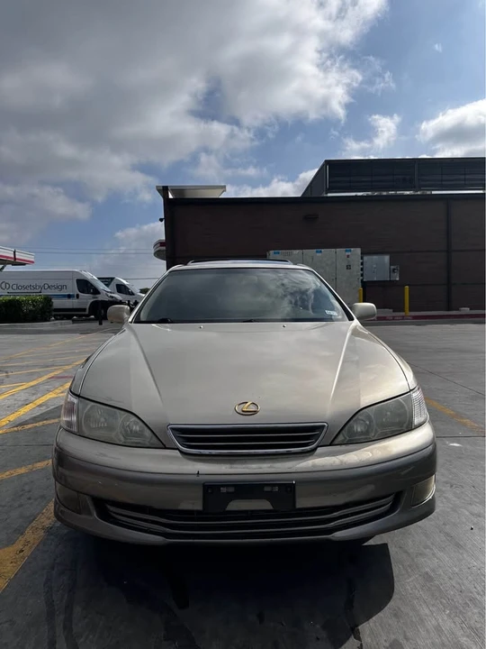 2000 Lexus ES 2nd Gen - Image 5 of 17