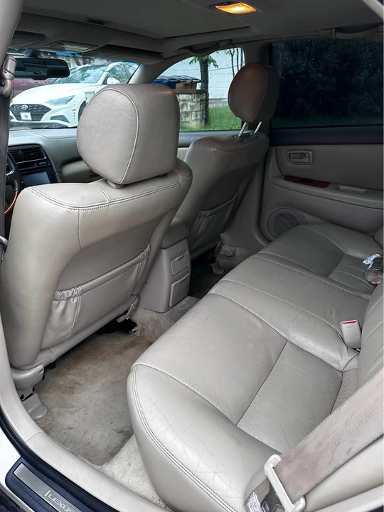 2000 Lexus ES 2nd Gen - Image 11 of 17