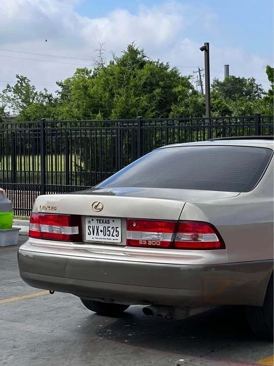 2000 Lexus ES 2nd Gen - Image 6 of 17