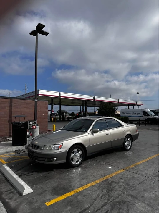 2000 Lexus ES 2nd Gen - Image 3 of 17