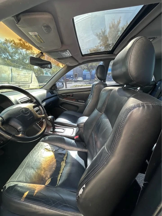 2000 Lexus ES 2nd Gen - Image 8 of 9