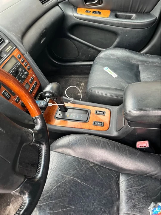 2000 Lexus ES 3rd Gen - Image 5 of 10