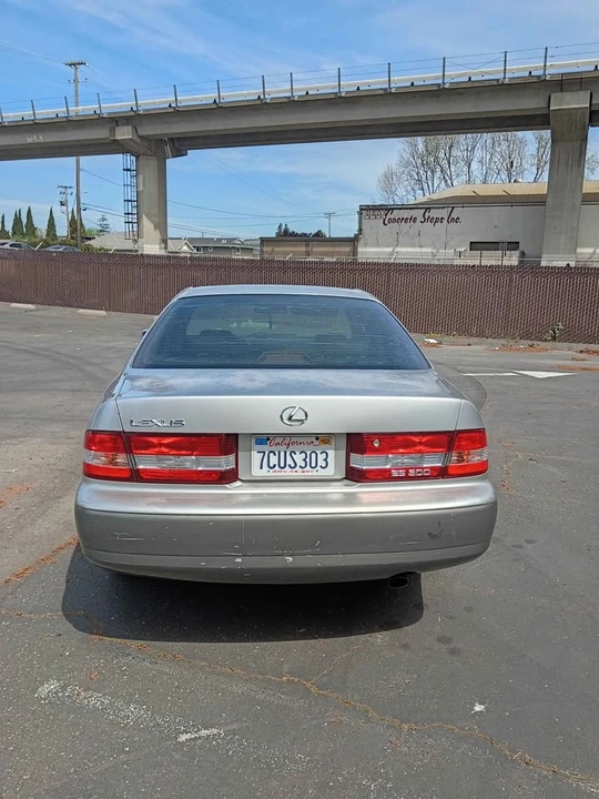 2000 Lexus ES 3rd Gen - Image 3 of 9