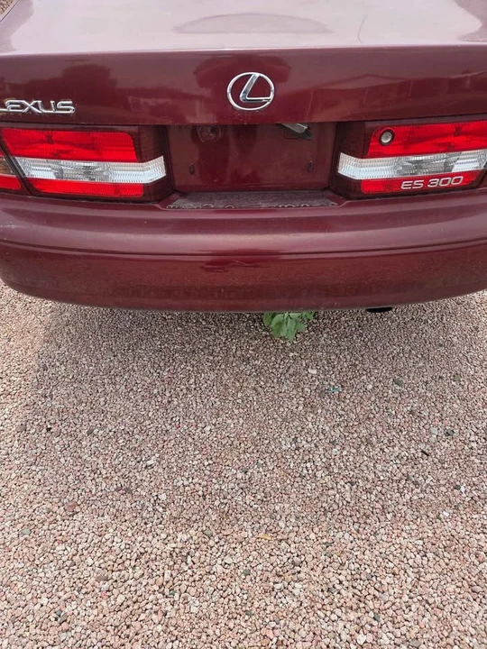 2000 Lexus ES 3rd Gen - Image 3 of 8