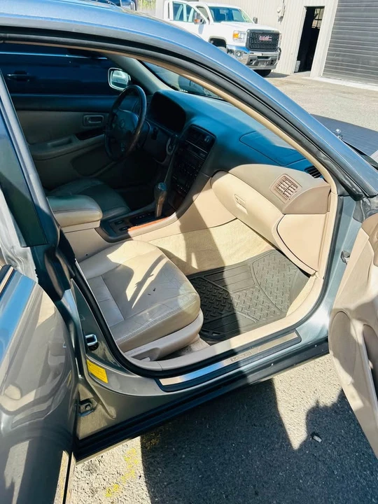 2000 Lexus ES 3rd Gen - Image 6 of 10