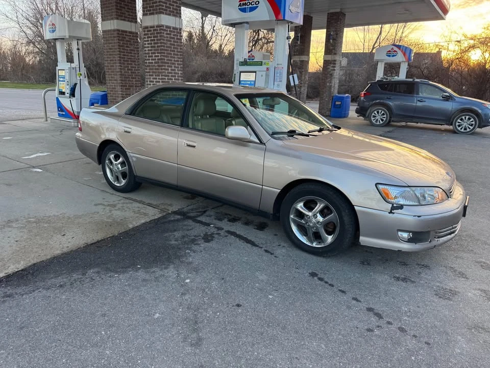 2000 Lexus ES 3rd Gen - Image 3 of 4