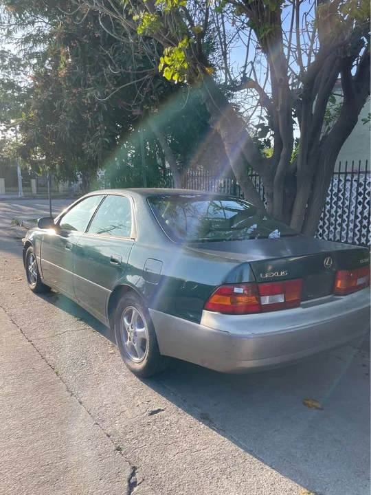 2000 Lexus ES 3rd Gen - Image 2 of 4