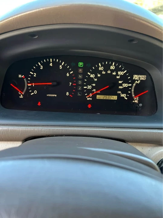 2000 Lexus ES 3rd Gen - Image 9 of 10
