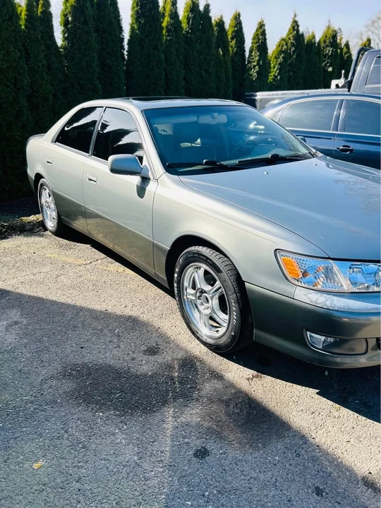 2000 Lexus ES 3rd Gen - Image 4 of 10