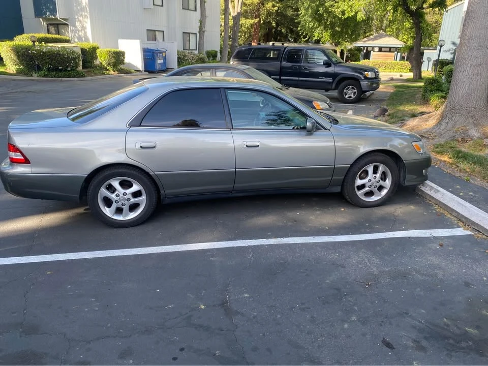 2000 Lexus ES 3rd Gen - Image 2 of 16