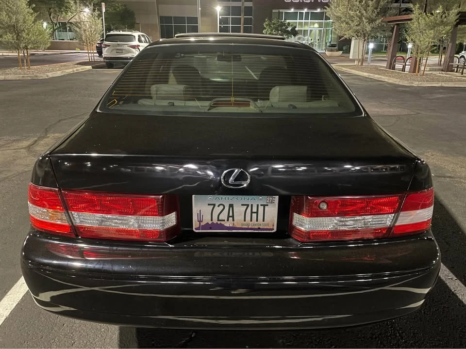 2000 Lexus ES 3rd Gen - Image 11 of 12
