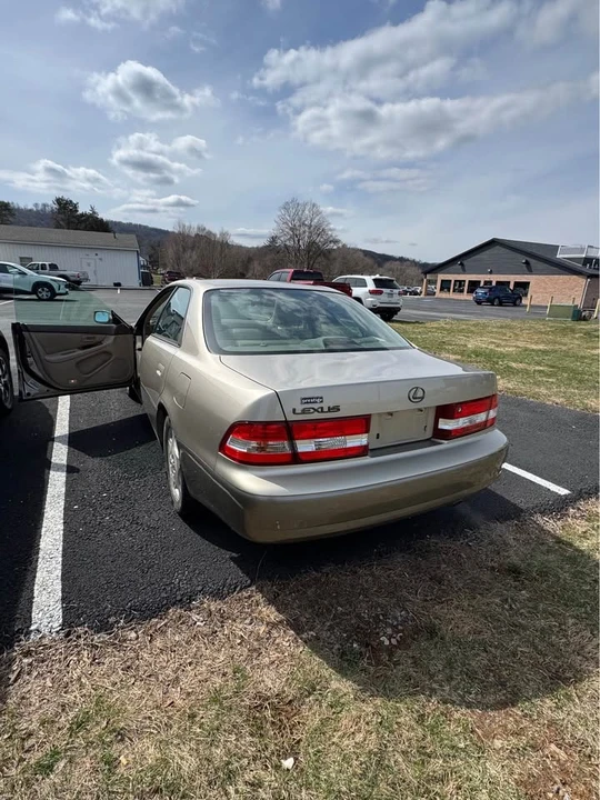 2000 Lexus ES 3rd Gen - Image 2 of 5