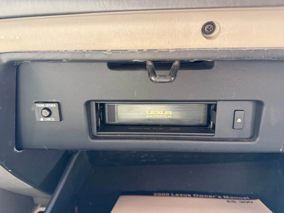 2000 Lexus ES 3rd Gen - Image 13 of 17