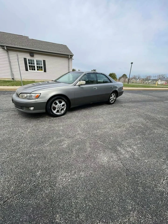 2000 Lexus ES 3rd Gen - Image 3 of 4