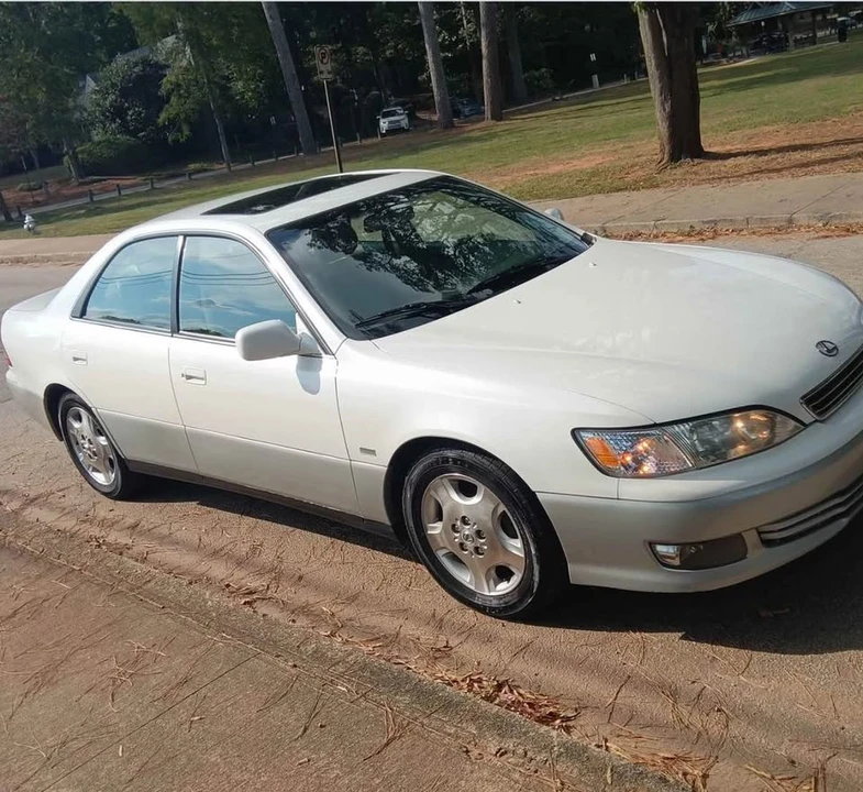 2000 Lexus ES 3rd Gen - Image 3 of 10