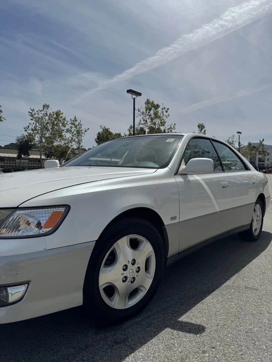 2000 Lexus ES 3rd Gen - Image 9 of 11