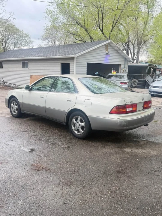 2000 Lexus ES 3rd Gen - Image 4 of 12