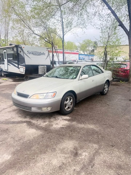 2000 Lexus ES 3rd Gen - Image 11 of 12