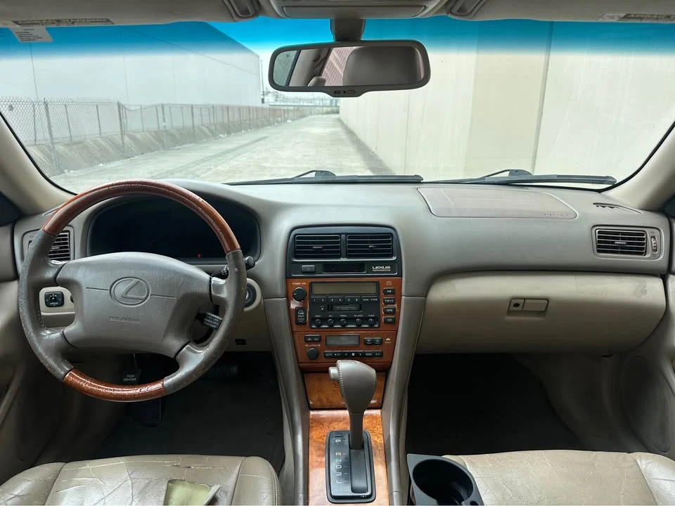 2000 Lexus ES 3rd Gen - Image 11 of 20