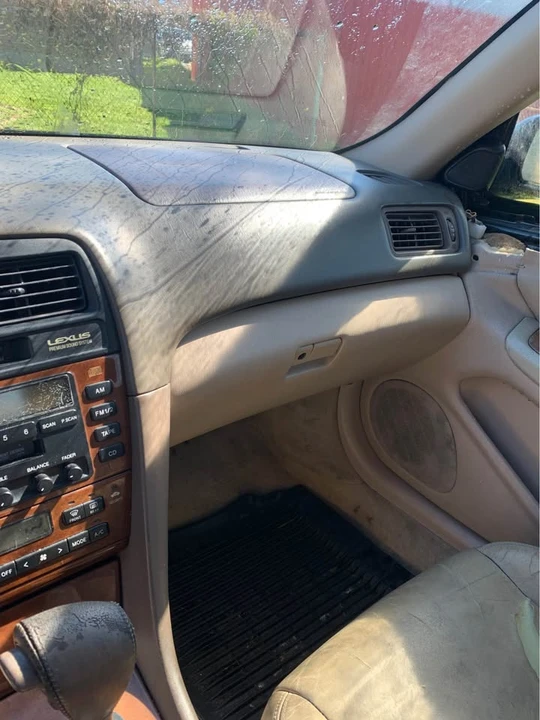2000 Lexus ES 3rd Gen - Image 9 of 9