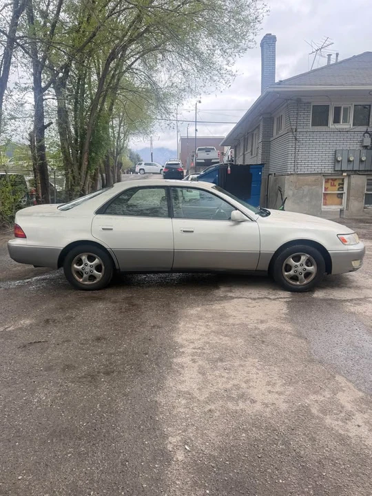 2000 Lexus ES 3rd Gen - Image 6 of 12